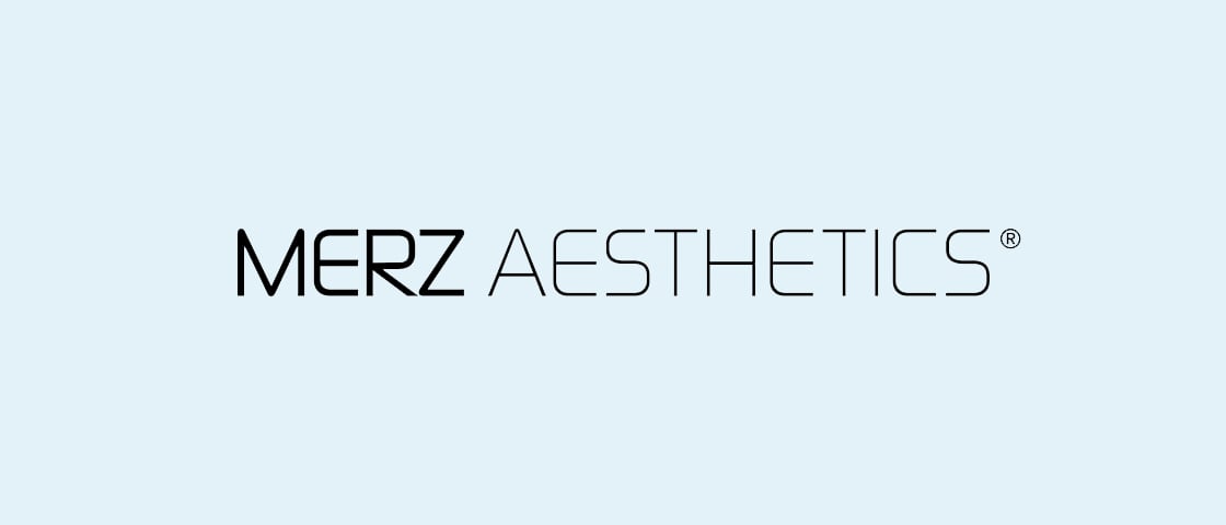 Merz Aesthetics Logo auf hellem Hintergrund, Referenzkunde von KOCH Pac-Systeme