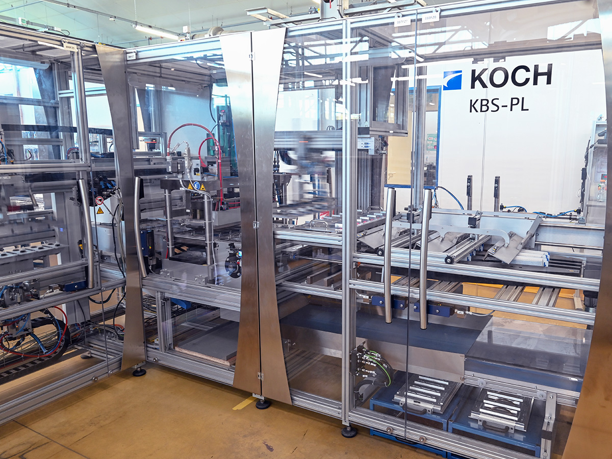 Header image of PILOT packaging reference – hybrid KBS-PL machine for carton and blister packaging of pens