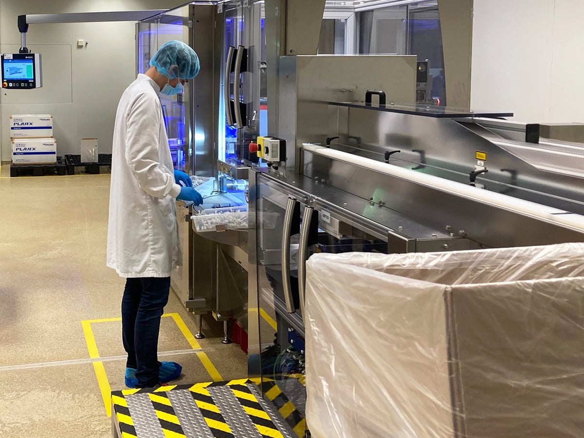 Header image of Sharp reference – optimized syringe packaging line with 20% more productivity